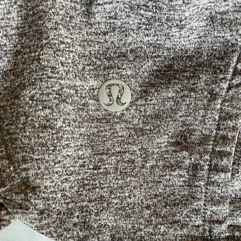 Lululemon shorts black and gray size 6